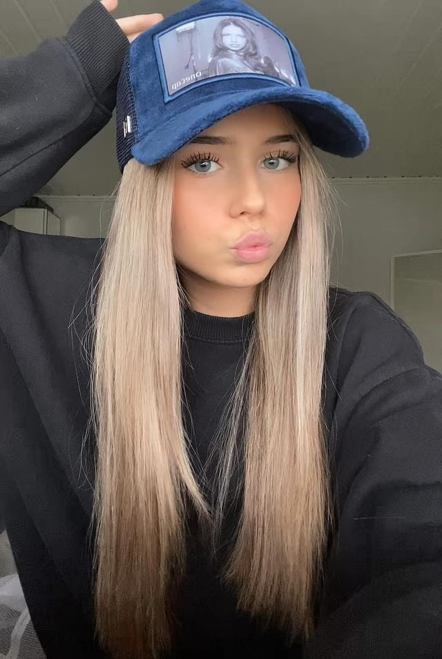 ONECAP Adriana Lima Velvet Cap - ONECAP